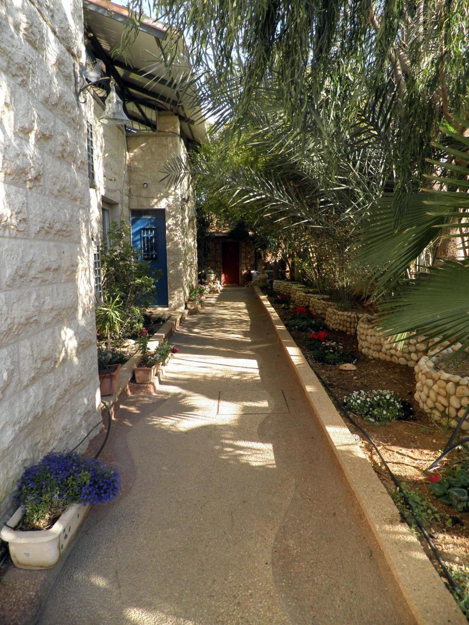 Jericho Inn Vered Yeriho Bagian luar foto